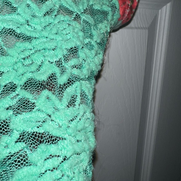 Teal/ mint and pink floral crop top - Picture 4 of 4